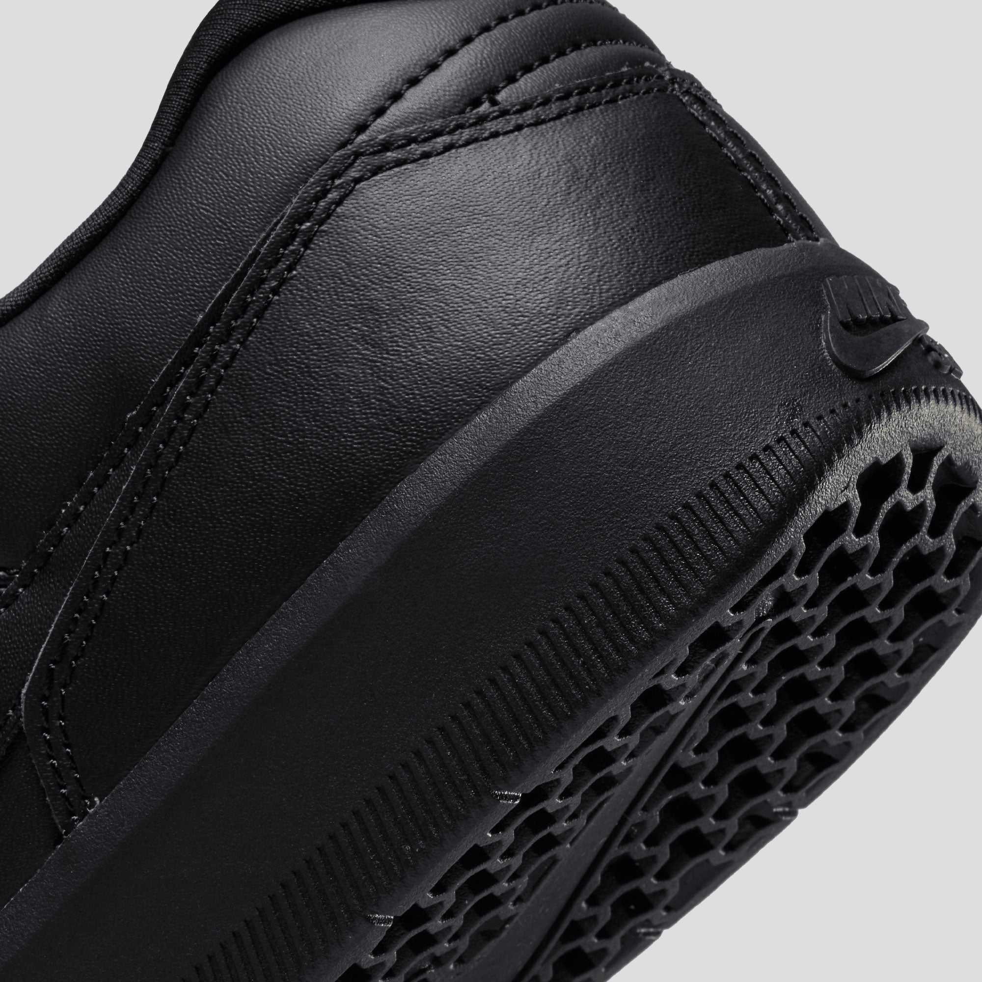 Nike SB Force 58 Premium - Black / Black